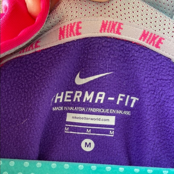 B1G2F 🚨 Nike Purple and Pink Therma-Fit fleece Hoodie - Picture 5 of 6
